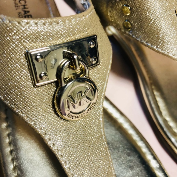 Girls size 2 Michael Kors gold sandals - Picture 6 of 9